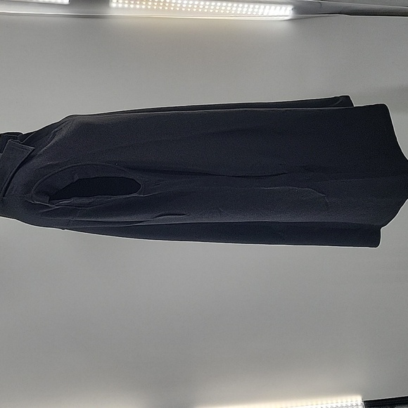 Elegant Black Sleeveless Dress With Pockets - Picture 14 of 16